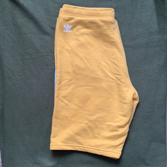 Big Boys Adidas fleece shorts - Picture 3 of 4